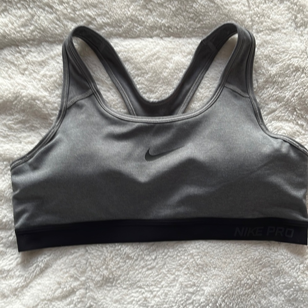 Cute little Nike Sports Bra, new without tags 🏷
